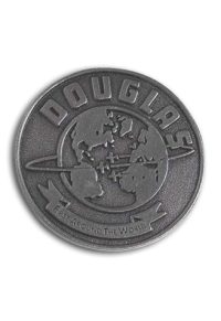 پین یقه Douglas