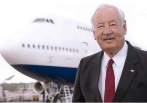 جو ساتر در کنار بویینگ 747